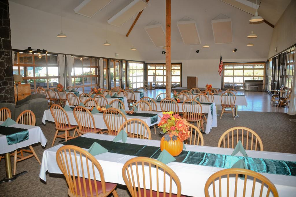 Bend-Sunriver Camping Resort Wheelchair Accessible Yurt 13 Esterno foto