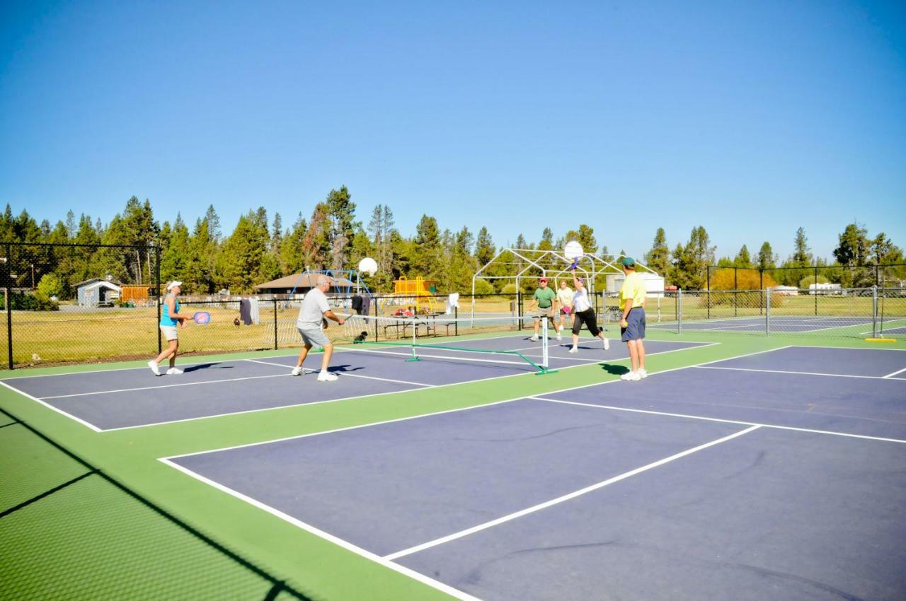 Bend-Sunriver Camping Resort Wheelchair Accessible Yurt 13 Esterno foto